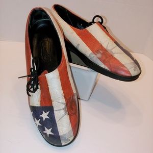ICON Patriotic Wearable Art Statue of Liberty shoes. EUC